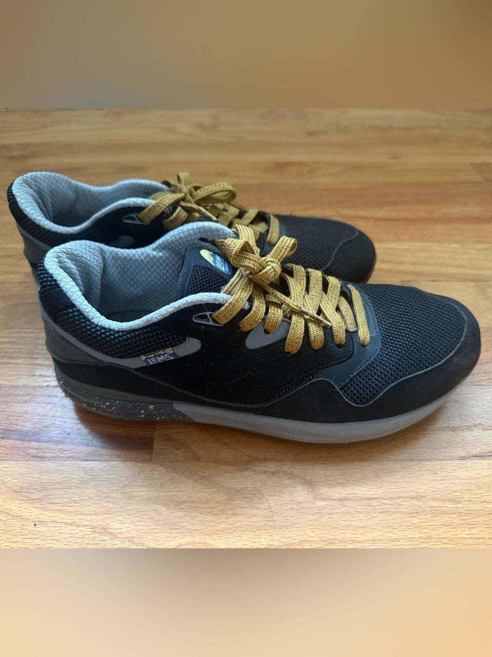 Lems Trailhead Men’s Mountain Sneaker Size 10